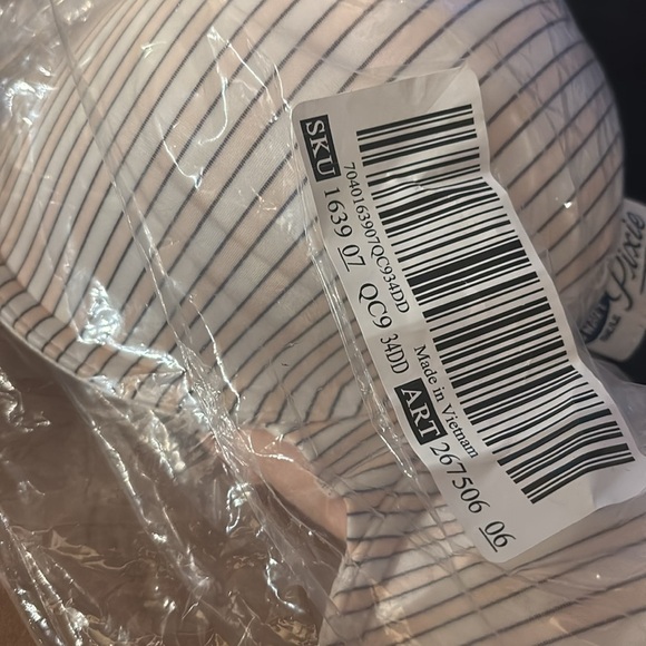 Victoria Secret Perfect Shape Push-Up Smooth Bra - Picture 7 of 7